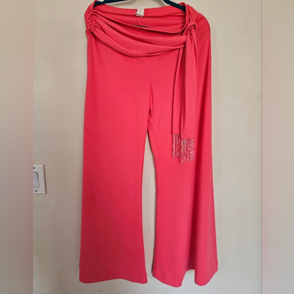 Cache Coral Wide set - Women's Pants and a Blouse.